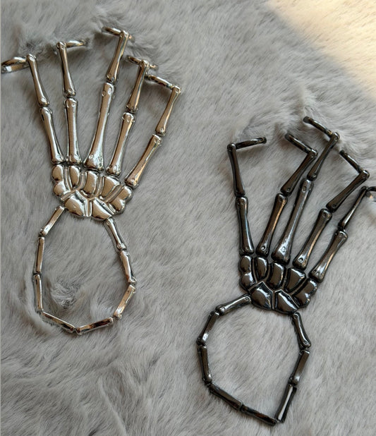 Metal hand chain