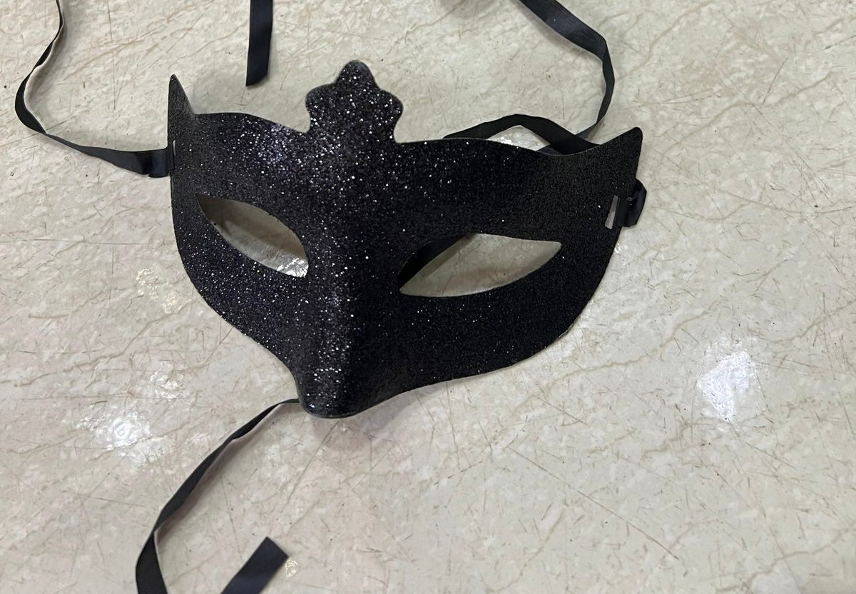 Black mask