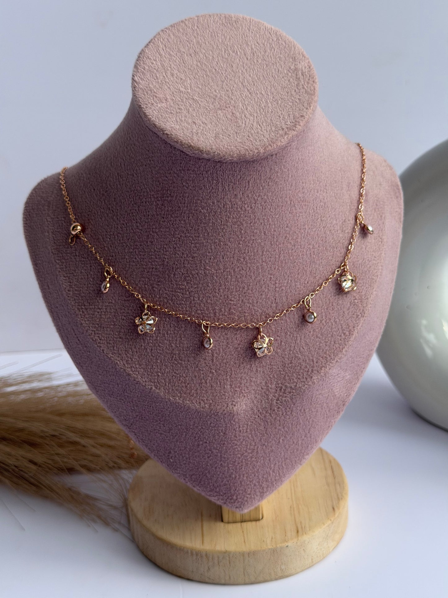 Adjustable neckchain 2