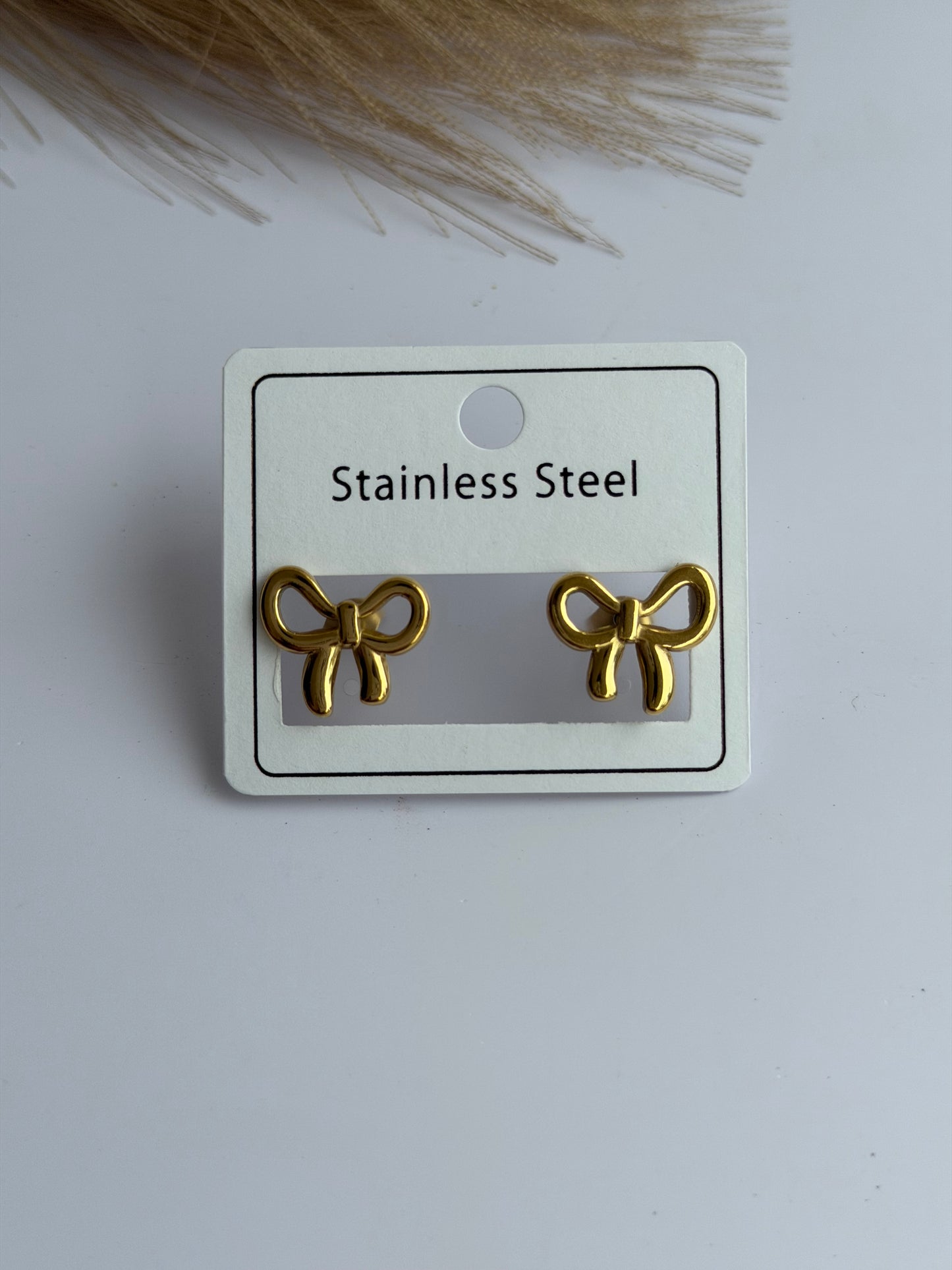 Bow earrings