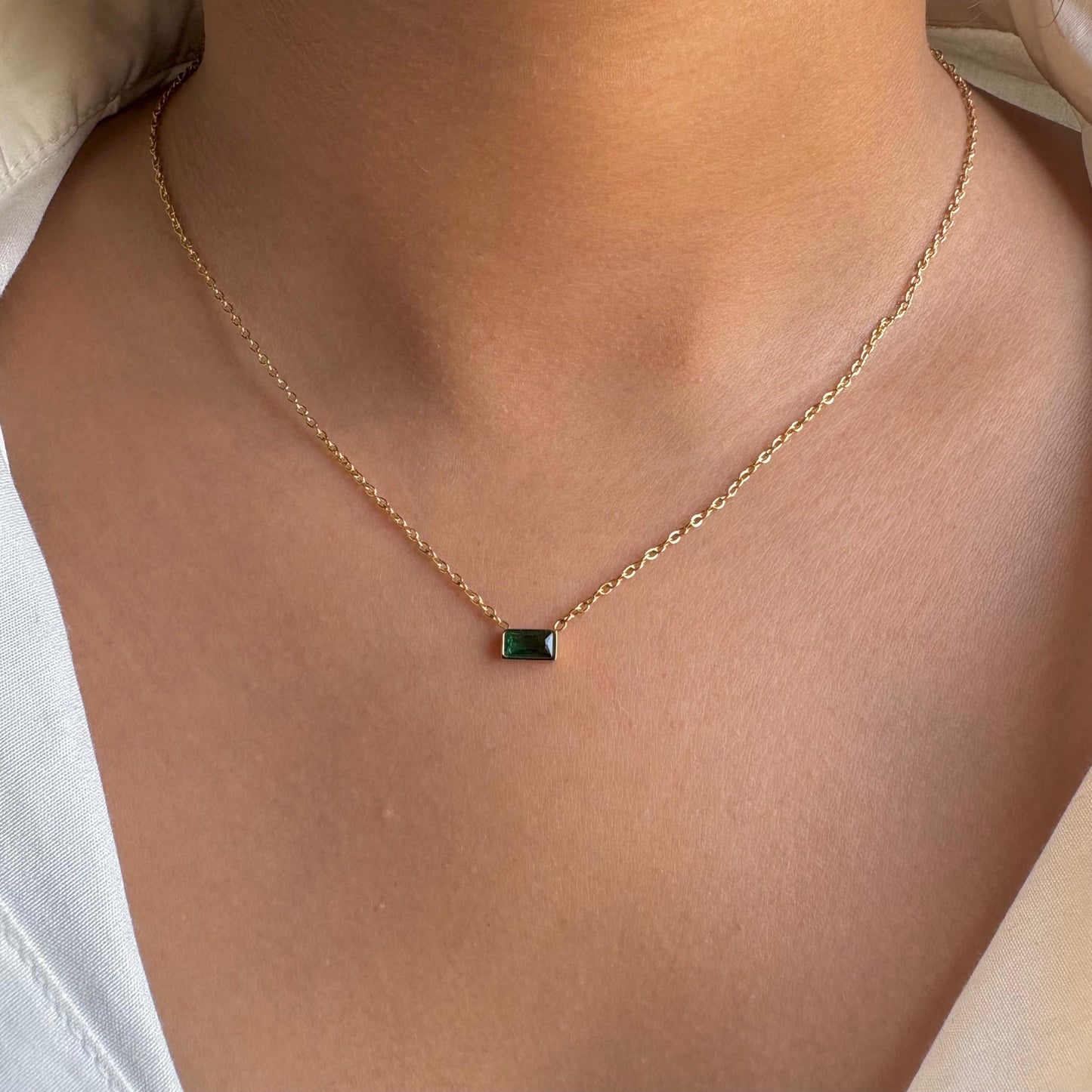 Green minimal necklace