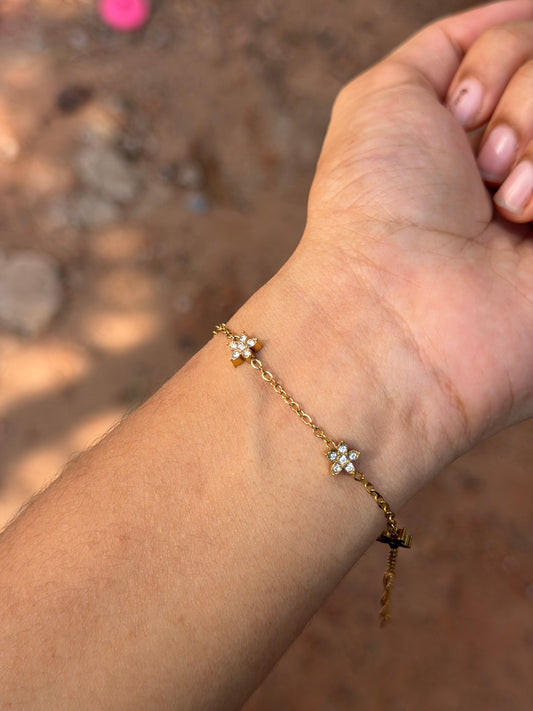Mini flower bracelet