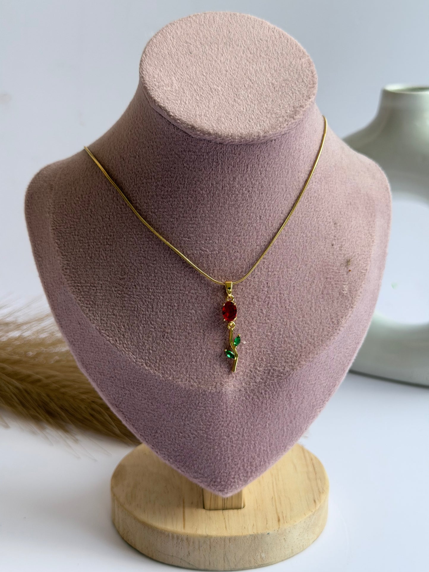 Single tulip necklace