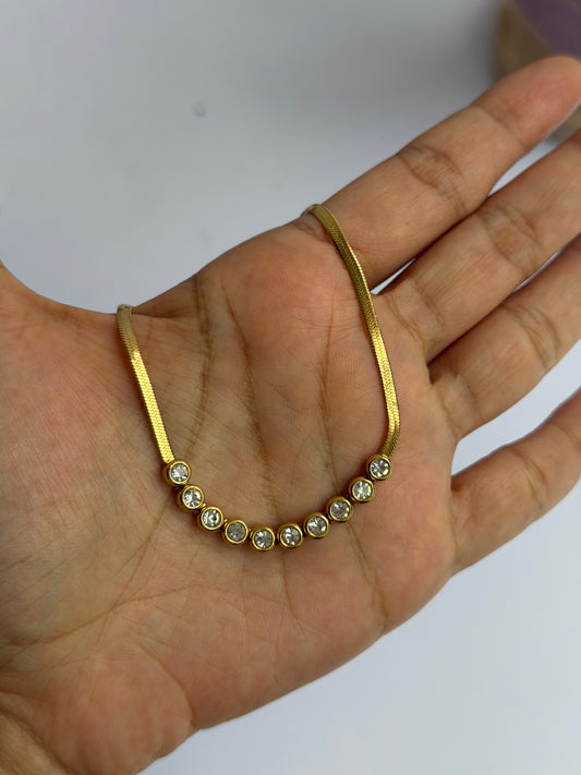 Glam neck chain